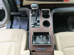 2023 Toyota Granvia 2.5L Hybrid Premium Plus, белый — фото 18