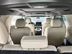 2023 Toyota Granvia 2.5L Hybrid Premium Plus, белый — фото 19