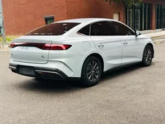 2024 BYD Qin L PHEV 80km Leading — фото 5