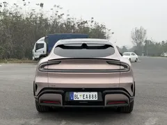 2026 Xiaomi YU7 RWD Standard — фото 9