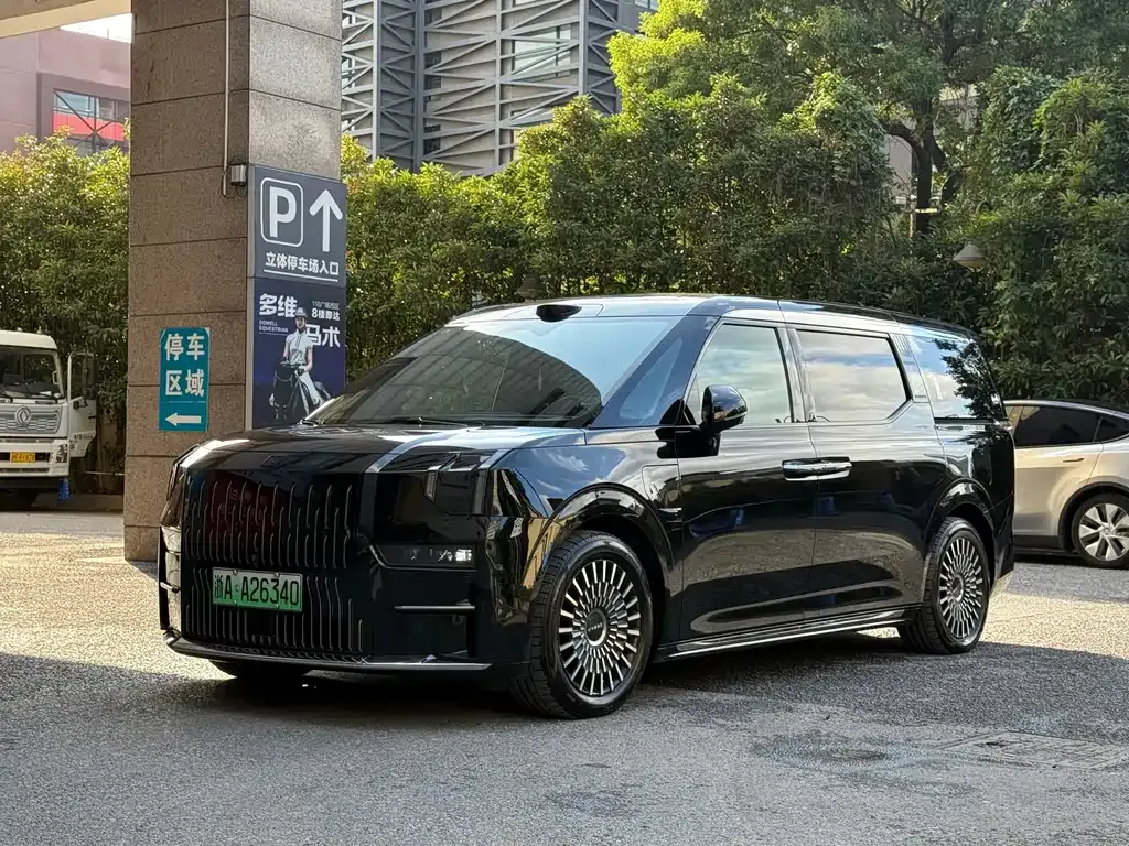 2024 Zeekr 009 6-Seat Executive 4WD 108kWh