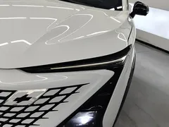 2022 Changan UNI-T 1.5T Sport Premium, белый — фото 5