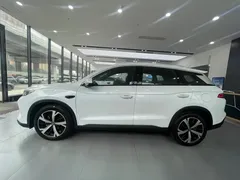 2025 BYD Song Pro 2nd Gen DM-i PHEV 115KM Smart Driving Excellence, белый — фото 3