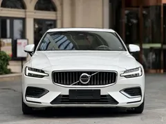 2023 Volvo S60 B4 Luxury, белый — фото 3