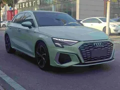 2023 Audi A3 Sportback 35 TFSI Fashion Sport, зелёный — фото 3