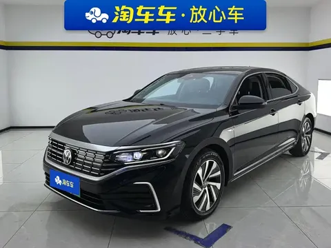 2022 Volkswagen Passat 430PHEV Luxury