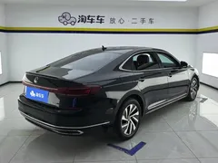 2022 Volkswagen Passat 430PHEV Luxury, чёрный — фото 3