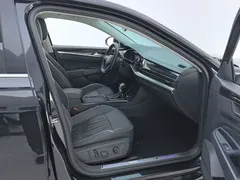 2022 Volkswagen Passat 430PHEV Luxury, чёрный — фото 8