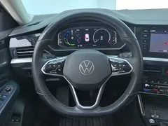 2022 Volkswagen Passat 430PHEV Luxury, чёрный — фото 15