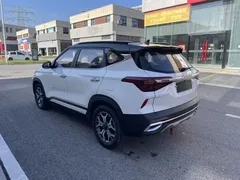 2021 Kia Seltos 1.5L CVT Trend, белый — фото 6