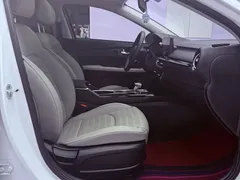 2023 Kia Cerato 1.5L CVT Luxury, белый — фото 16