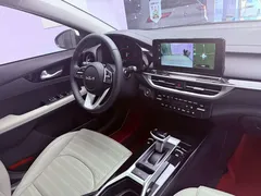 2023 Kia Cerato 1.5L CVT Luxury, белый — фото 17