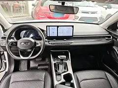 2023 Geely Emgrand 4th Gen Champion 1.5L CVT Luxury, белый — фото 10