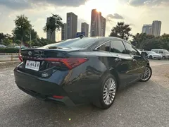 2019 Toyota Avalon Hybrid 2.5L XLE Premium, чёрный — фото 4