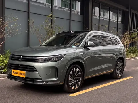 2024 Aito M7 1.5T 4WD Max 6-seat