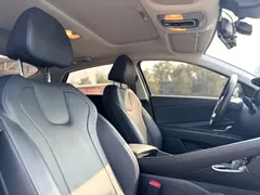 2021 Hyundai Elantra 1.5L CVT LUX Premium — фото 7