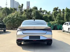 2021 Hyundai Elantra 1.5L CVT LUX Premium — фото 13