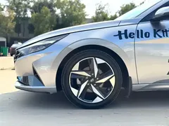 2021 Hyundai Elantra 1.5L CVT LUX Premium — фото 16