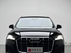 2021 Audi Q7 55 TFSI quattro S line Sport, чёрный — фото 2