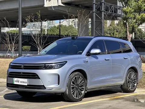 2024 Aito M7 1.5T 4WD Max 6-seat