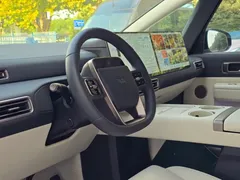 2025 Li Auto MEGA Ultra Smart Refresh, белый — фото 9