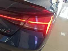 2021 Hyundai Elantra 240TGDi DCT LUX Premium, синий — фото 8