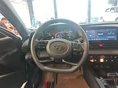 2021 Hyundai Elantra 240TGDi DCT LUX Premium, синий — фото 11