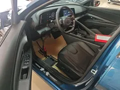 2021 Hyundai Elantra 240TGDi DCT LUX Premium, синий — фото 16
