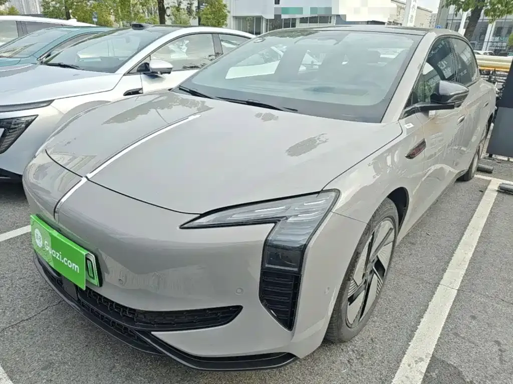 2025 Hongqi EH7 640 4WD