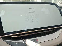 2025 Hongqi EH7 640 4WD — фото 13
