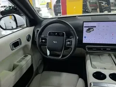 2025 Li Auto L9 Smart Refresh, белый — фото 11