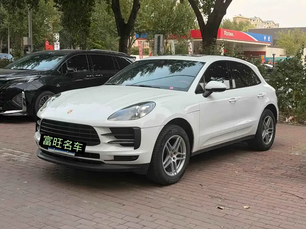 2021 Porsche Macan 2.0T