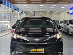 2021 Toyota Sienna 2.5L Hybrid Comfort, чёрный — фото 2