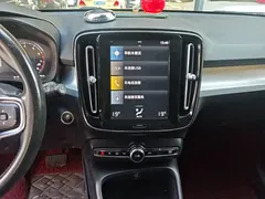 2021 Volvo XC40 4WD Fashion — фото 13