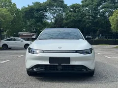 2022 Leapmotor C01 4WD Dual Motor High Performance, белый — фото 2