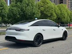 2022 Leapmotor C01 4WD Dual Motor High Performance, белый — фото 4