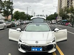 2023 MG MG7 2.0T AT Premium, белый — фото 2