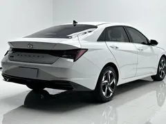 2022 Hyundai Elantra 1.5L CVT LUX Premium, белый — фото 6
