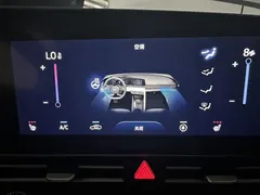 2022 Hyundai Elantra 1.5L CVT LUX Premium, белый — фото 12