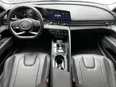 2022 Hyundai Elantra 1.5L CVT LUX Premium, белый — фото 14