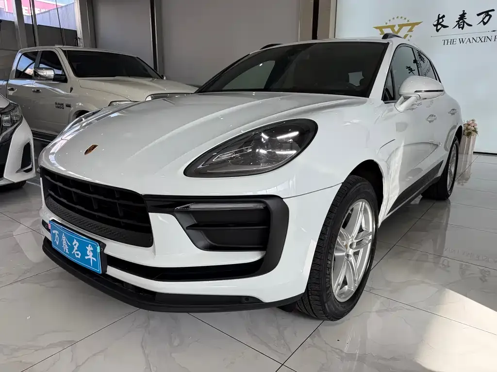 2022 Porsche Macan 2.0T