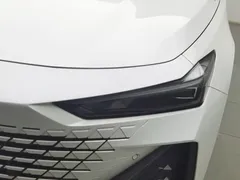 2023 Changan UNI-V 1.5T Premium, белый — фото 7