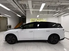 2025 Li Auto i8 Standard, белый — фото 3