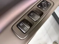 2025 Li Auto i8 Standard, белый — фото 9
