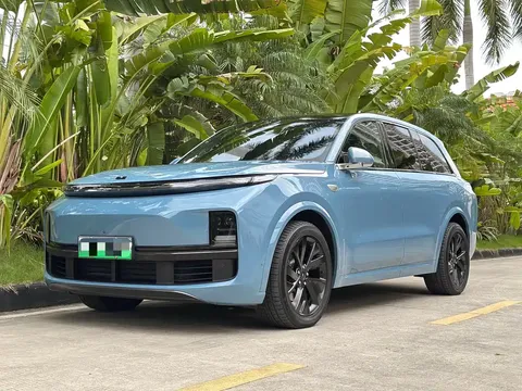 2023 Li Auto L8
