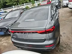2022 Geely Emgrand 4th Gen 1.5L CVT Premium — фото 6