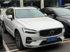 2023 Volvo XC60 4WD Luxury, белый — фото 3