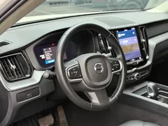 2023 Volvo XC60 4WD Luxury, белый — фото 4
