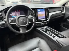 2023 Volvo XC60 4WD Luxury, белый — фото 7
