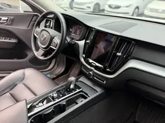 2023 Volvo XC60 4WD Luxury, белый — фото 8